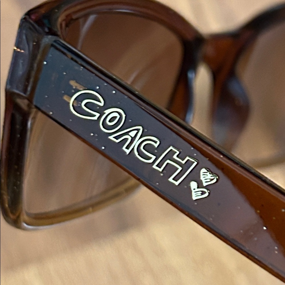 Coach Poppy Brown sparkle Sunglasses with  
Graffiti Poppy sunglass case - Picture 4 of 14